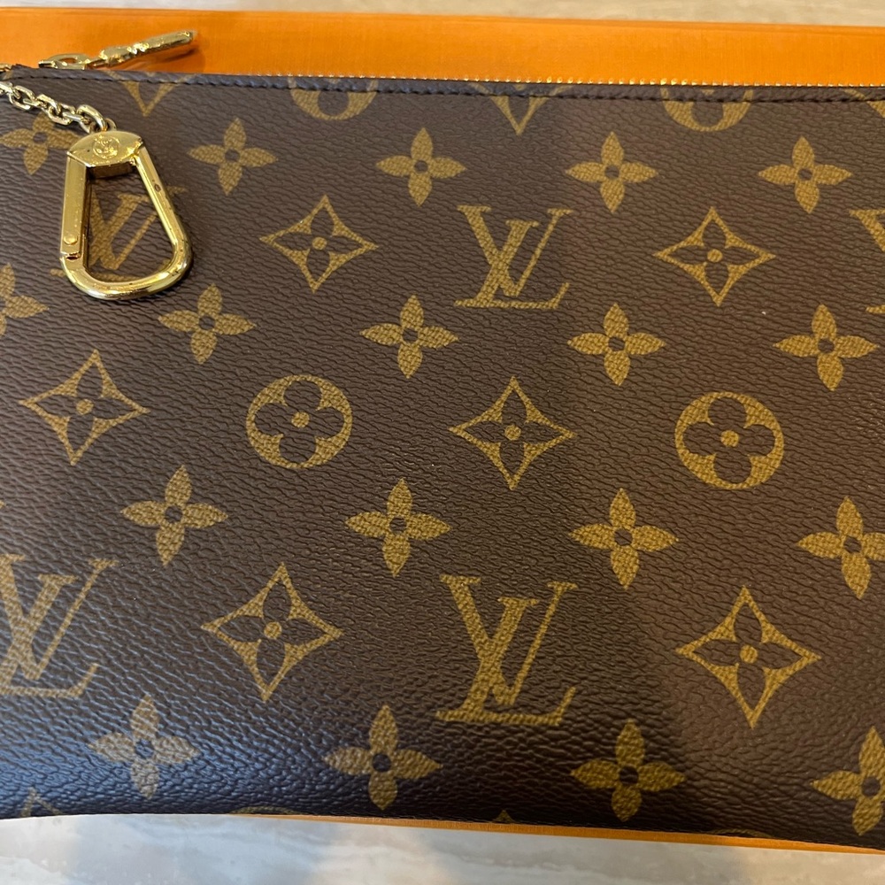Louis Vuitton Monogram Canvas Key & Card Holder Brown with Gold Hardware - Picture 6 of 9
